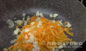 Фото приготовления рецепта: Суп картофельный с фрикадельками - шаг 2