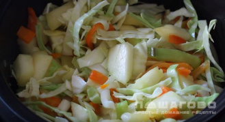 Фото приготовления рецепта: Простой рецепт кабачковой икры с помидорами в мультиварке - шаг 5