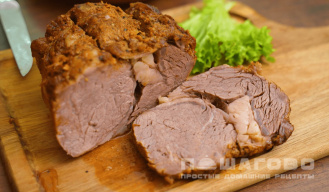 Фото приготовления рецепта: Буженина из свинины запеченная в рукаве в духовке - шаг 5