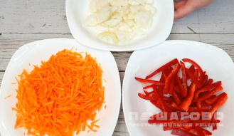 Фото приготовления рецепта: Лапша удон с курицей и овощами - шаг 1