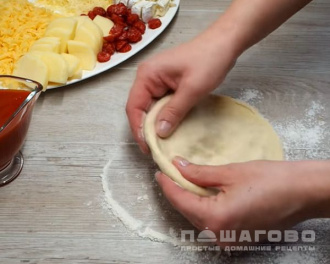 Фото приготовления рецепта: Пицца Четыре сыра - шаг 5