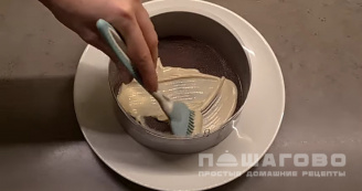 Фото приготовления рецепта: Шоколадный блинный торт - шаг 9