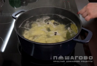 Фото приготовления рецепта: Картофельное пюре с молоком - шаг 2