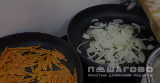 Фото приготовления рецепта: Салат со свининой и огурцами - шаг 5