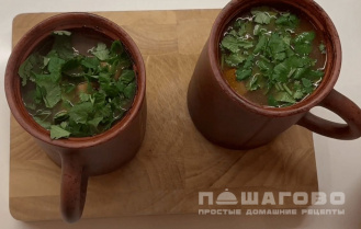 Фото приготовления рецепта: Пити суп из баранины в горшочках - шаг 4