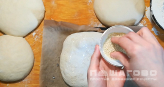 Фото приготовления рецепта: Узбекские лепешки в духовке из дрожжевого теста - шаг 3