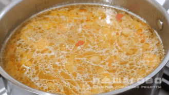 Фото приготовления рецепта: Суп куриный с рисом - шаг 4