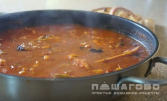 Фото приготовления рецепта: Рыбный томатный суп - шаг 5