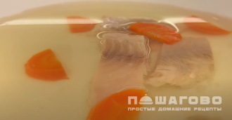 Фото приготовления рецепта: Бульон рыбный - шаг 12