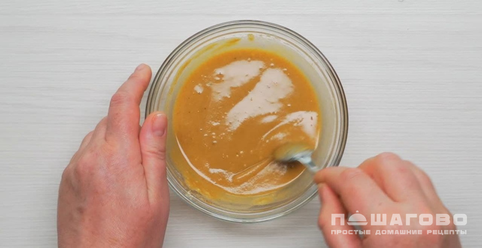 Фото приготовления рецепта: Подлива с мясом и мукой - шаг 5