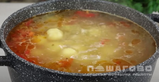 Фото приготовления рецепта: Суп с сырными клёцками - шаг 7