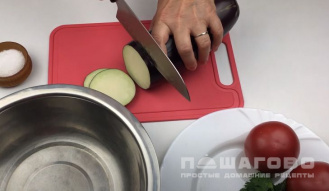 Фото приготовления рецепта: Баклажаны с чесноком - шаг 2