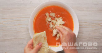 Фото приготовления рецепта: Томатный суп Гаспачо - шаг 6