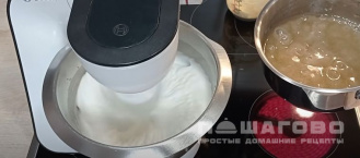Фото приготовления рецепта: Торт «Птичье молоко» с агар-агаром - шаг 6