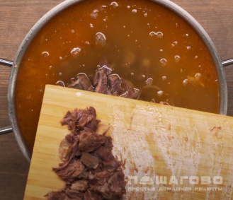 Фото приготовления рецепта: Суп из квашеной капусты с мясом - шаг 12