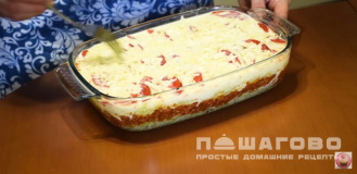 Фото приготовления рецепта: Запеканка из кабачков с фаршем и помидорами - шаг 15