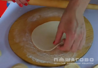 Фото приготовления рецепта: Хинкали калакури с мясом - шаг 7