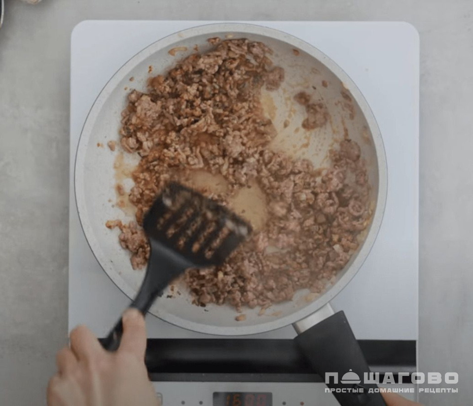 Фото приготовления рецепта: Шакшука с мясным фаршем - шаг 2