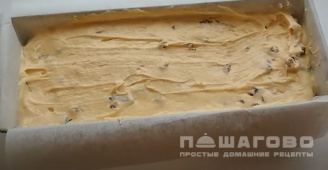 Фото приготовления рецепта: Бисквитный кекс с сухофруктами - шаг 5