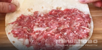 Фото приготовления рецепта: Чебуреки из лаваша в духовке - шаг 4