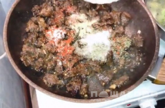 Фото приготовления рецепта: Горячий салат из брокколи по-китайски - шаг 11