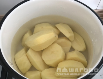 Фото приготовления рецепта: Толченка или толченая картошка - шаг 2