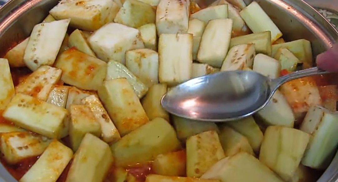 Фото приготовления рецепта: Салат Вкус августа - шаг 6