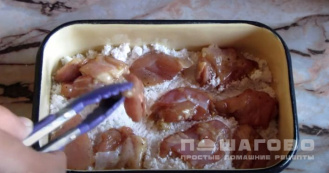 Фото приготовления рецепта: Курица в карамели по-китайски - шаг 3