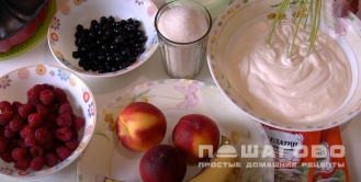 Фото приготовления рецепта: Сметанное желе на молоке - шаг 1