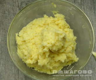 Фото приготовления рецепта: Картофельные котлеты на растительном масле - шаг 3