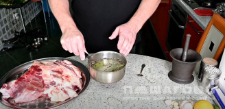 Фото приготовления рецепта: Нога кабана в духовке - шаг 1