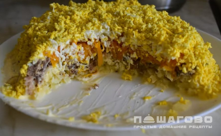 Салат Мимоза с рыбными консервами
