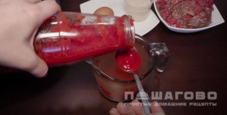 Фото приготовления рецепта: Ёжики в мультиварке с томатно мучной заливкой - шаг 3