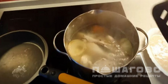 Фото приготовления рецепта: Суп кимчи с яйцом, тофу и древесными грибами моэр - шаг 4