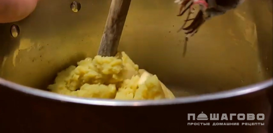 Фото приготовления рецепта: Картофельное пюре по рецепту Жоэля Робюшона - шаг 6