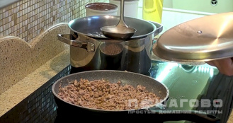 Фото приготовления рецепта: Макароны по-флотски с томатной пастой - шаг 3