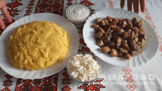 Фото приготовления рецепта: Мамалыга по-молдавски - шаг 4