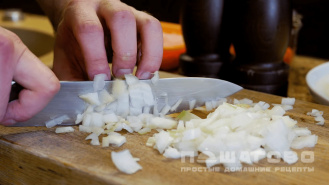 Фото приготовления рецепта: Блины яичные из омлета с начинкой - шаг 3