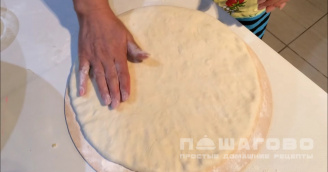 Фото приготовления рецепта: Осетинский пирог с картошкой и сыром - шаг 11