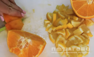 Фото приготовления рецепта: Варенье из одуванчиков с кусочками лимона и апельсина - шаг 5