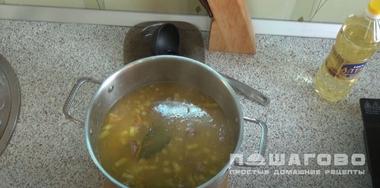 Суп с тушенкой, картошкой и вермишелью