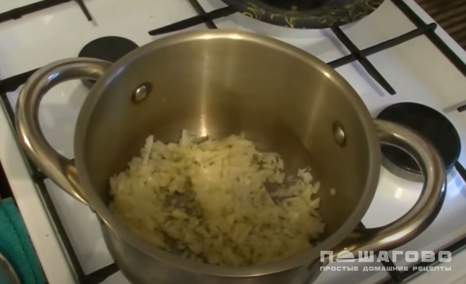 Фото приготовления рецепта: Суп с фасолью и грибами - шаг 3