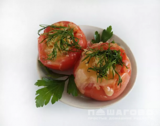 Фото приготовления рецепта: Эффектная яичница в помидорах - шаг 4