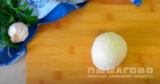 Фото приготовления рецепта: Гриссини с чесноком и сыром - шаг 2
