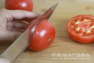 Фото приготовления рецепта: Запеченные помидоры - шаг 1