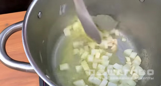 Фото приготовления рецепта: Крем-суп из цветной капусты с сыром и сухариками - шаг 8