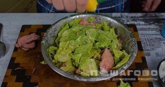 Фото приготовления рецепта: Салат с ростбифом - шаг 7