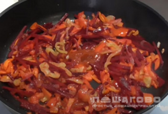 Фото приготовления рецепта: Борщ с килькой в томате - шаг 3
