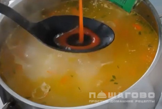 Фото приготовления рецепта: Быстрый суп с томатным соком - шаг 3