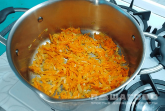 Фото приготовления рецепта: Суп с фрикадельками и вермишелью - шаг 1
